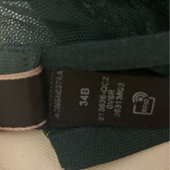 Victoria Secret Push up Bra - Picture 4 of 4